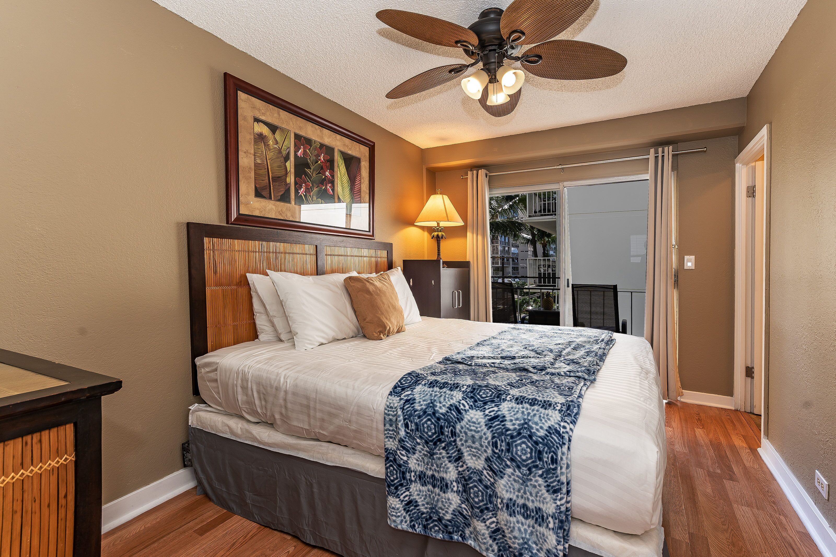 Cabana at Waikiki Condo w/Full Kitchen Close To The Beach & More!