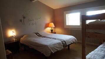 2 Schlafzimmer, Bügeleisen/Bügelbrett, Reisekinderbett, kostenloses WLAN