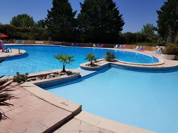 Seasonal outdoor pool