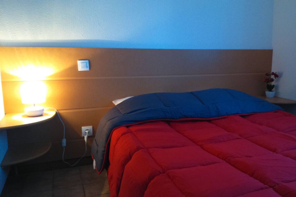 2 chambres, lits bébé (gratuits)