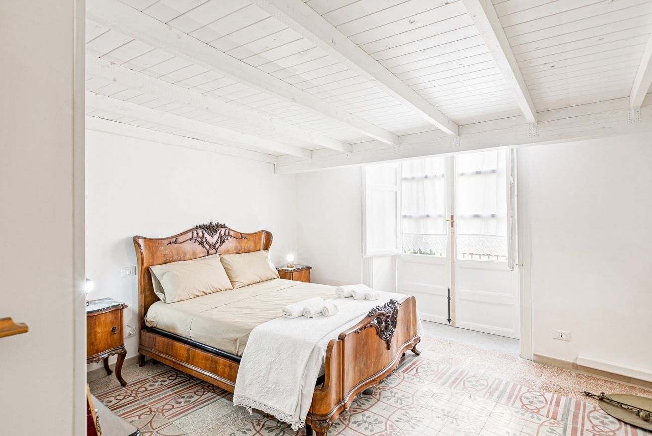 5 bedrooms