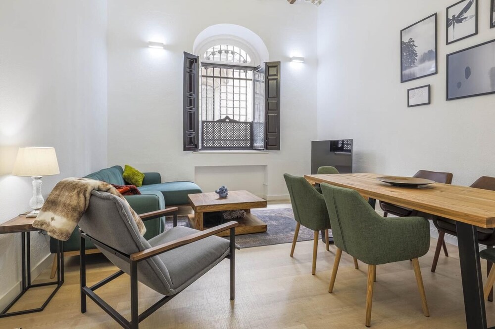Avant-garde minimalism with high qualities 1 ROOM - WIFI