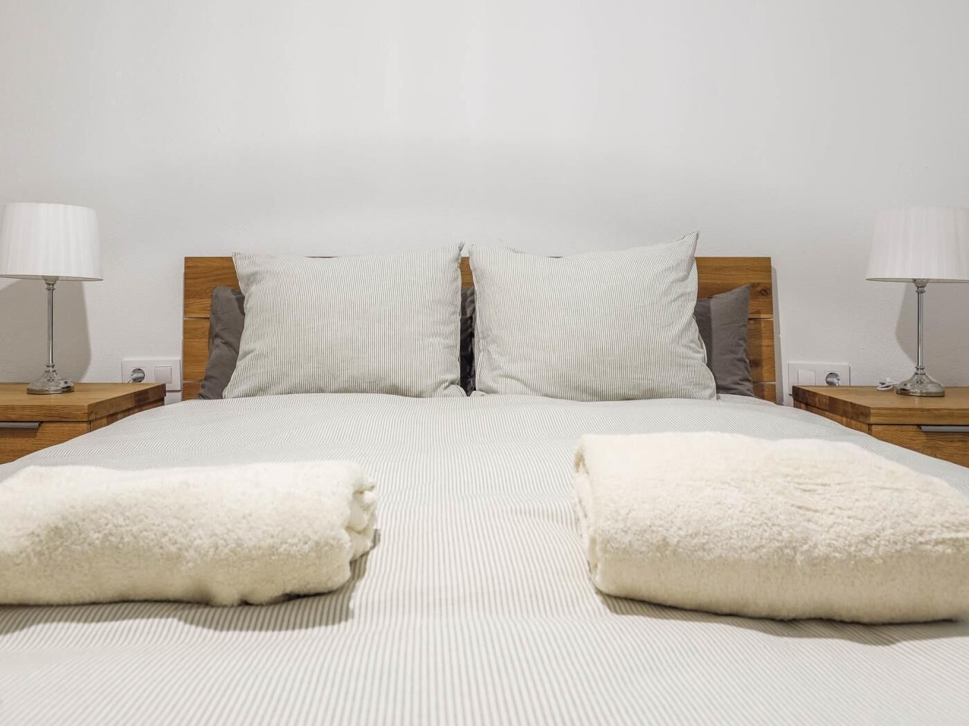 Avant-garde minimalism with high qualities 1 ROOM - WIFI