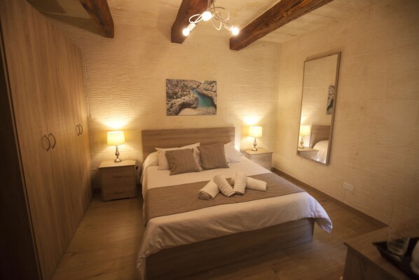Deluxe Double Room, 1 Bedroom | Egyptian cotton sheets, premium bedding, individually decorated - SOLEIL B&B GOZO (Gharb)