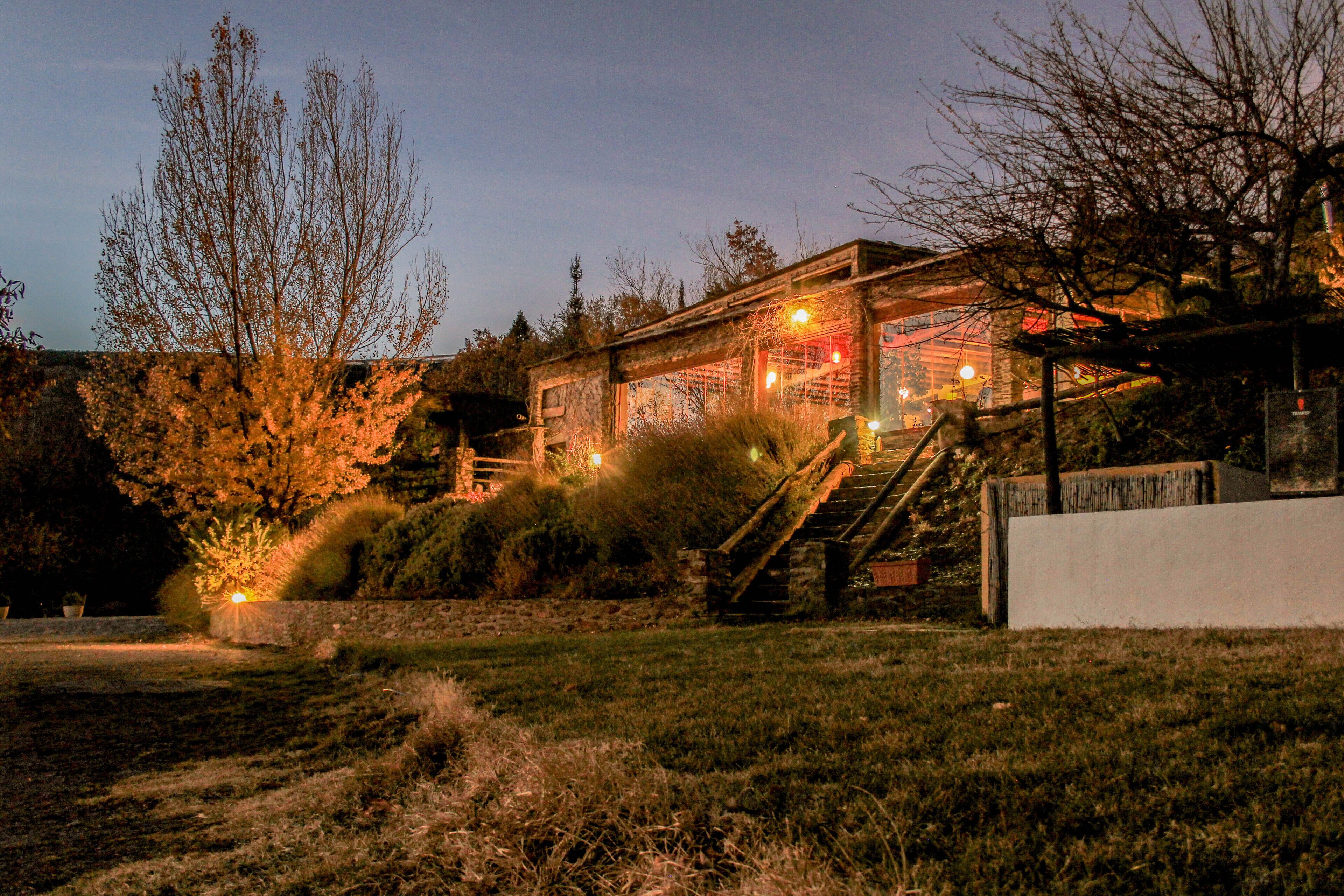 منطقة تناول الطعام للأزواج