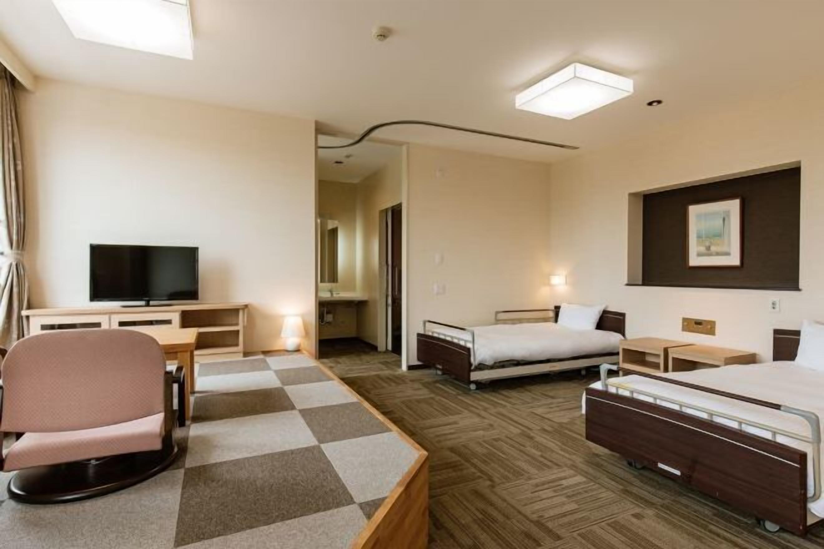 In-room safe, bed sheets