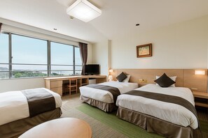 Superior Triple Room, Non Smoking | In-room safe, bed sheets