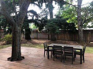 تناول الطعام بالخارج