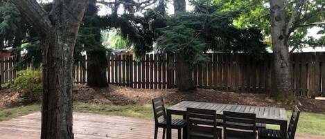Outdoor dining