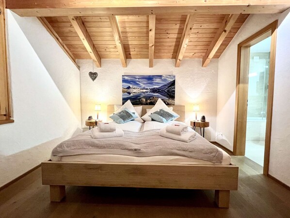 3 bedrooms, iron/ironing board, travel cot, WiFi