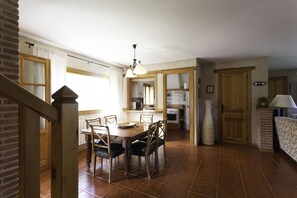 Dining - Finca La Cerquilla in Segovia (one hour from Madrid) (Ventosilla y Tejadilla)