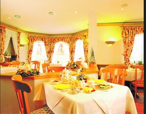 Free daily buffet breakfast - Landhaus Müritzgarten (Röbel/Müritz)