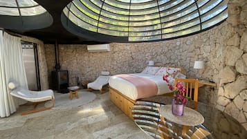 Egyptian cotton sheets, premium bedding, pillow-top beds, in-room safe