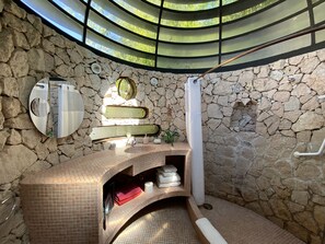 Deluxe-Ferienhütte, 1 Queen-Bett | Badezimmer | Dusche, Haartrockner, Handtücher, Seife