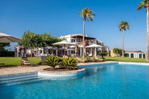 Piscine extérieure, piscine chauffée