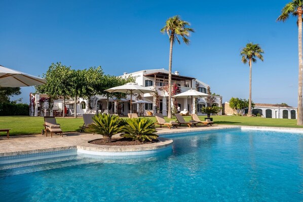 Piscine extérieure, piscine chauffée