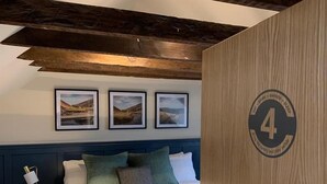 Deluxe Quadruple Room | Premium bedding, desk, laptop workspace, blackout drapes - The Balerno Inn (Balerno)