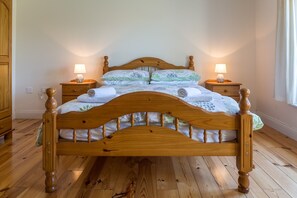 Cottage | 6 bedrooms, free WiFi - Ballinakill Lodge (Moyard)