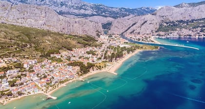 VILLA SKURA- private heated pool 32m2, summer kitchen, 4 bedrooms, garden