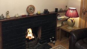 Unclassified image, 5 of 37, button - Spiddal Cottage (Spiddal)