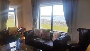 Cottage | Living room - Coral Strand Lodge (Ballyconneely)