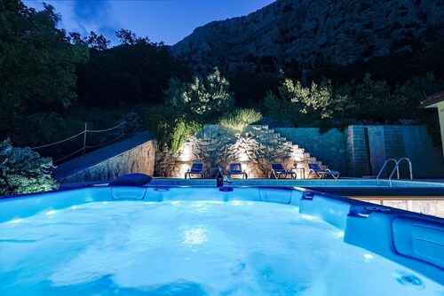 Villa Maruncela with sea and island views, 5 bedrooms, private pool, gym