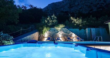 Seaview Villa Maruncela with pool, Jacuzzi