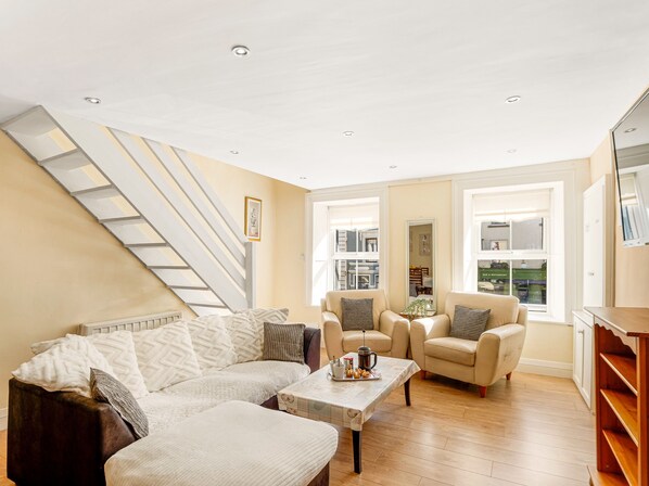 Cottage | Living area
