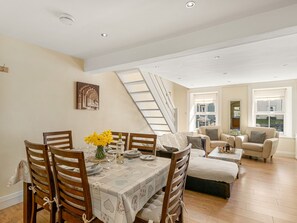 Cottage | Dining