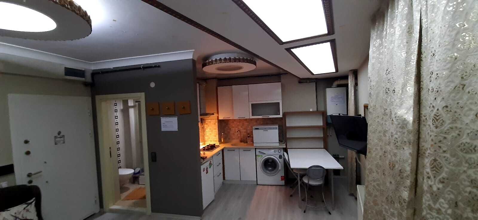 Standard-Studio | Schreibtisch, schallisolierte Zimmer, Bügeleisen/Bügelbrett