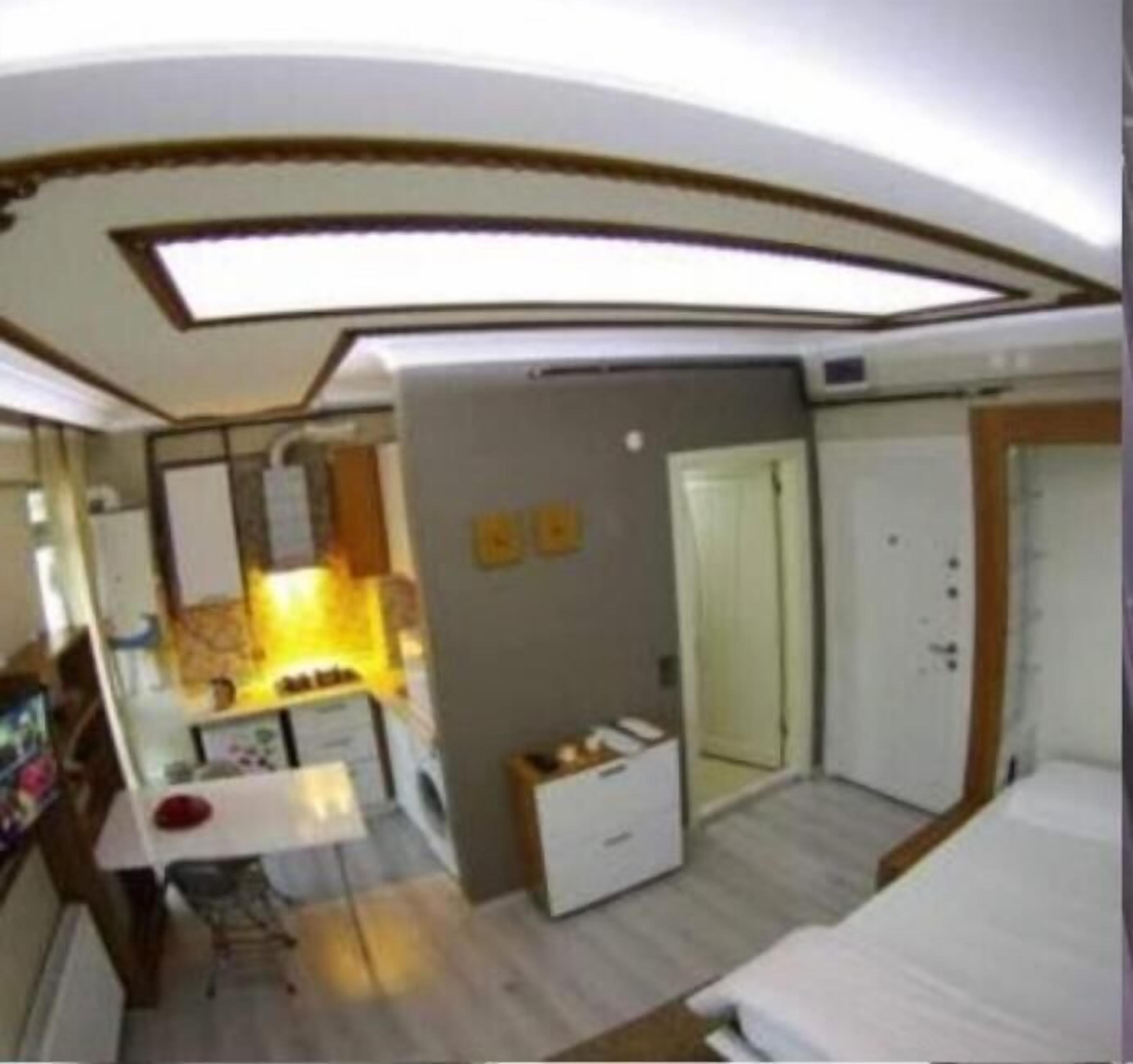 Standard-Studio | Schreibtisch, schallisolierte Zimmer, Bügeleisen/Bügelbrett