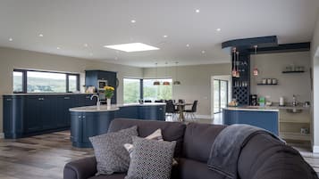 Deluxe House | Living room | LCD TV
