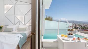 Ambassador, Private Pool, Sea View | Balcony