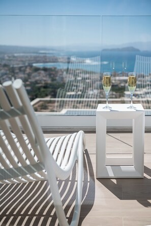 Ambassador, Private Pool, Sea View | Sengetøy i egyptisk bomull, sengetøy av topp kvalitet og dundyner