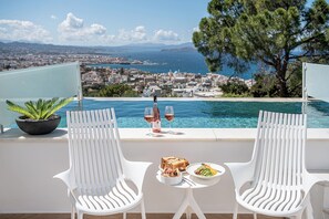 Executive-Doppelzimmer, eigener Pool, Meerblick | Bettwäsche aus ägyptischer Baumwolle, hochwertige Bettwaren
