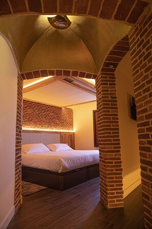 Suite Junior (1 double or 2 single beds) | Coffres-forts dans les chambres, rideaux occultants