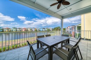 تناول الطعام بالخارج