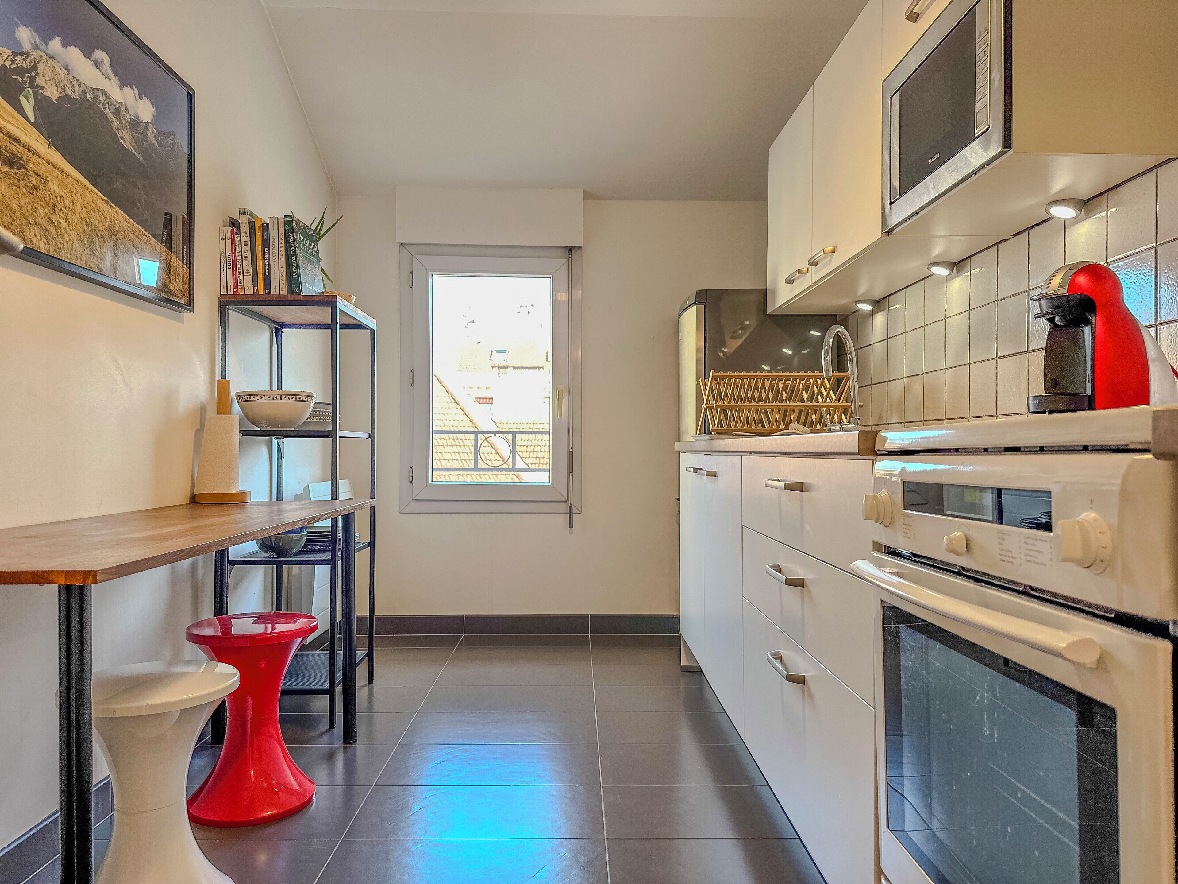 Frigorifero, microonde, forno, macchina per tè/caffè