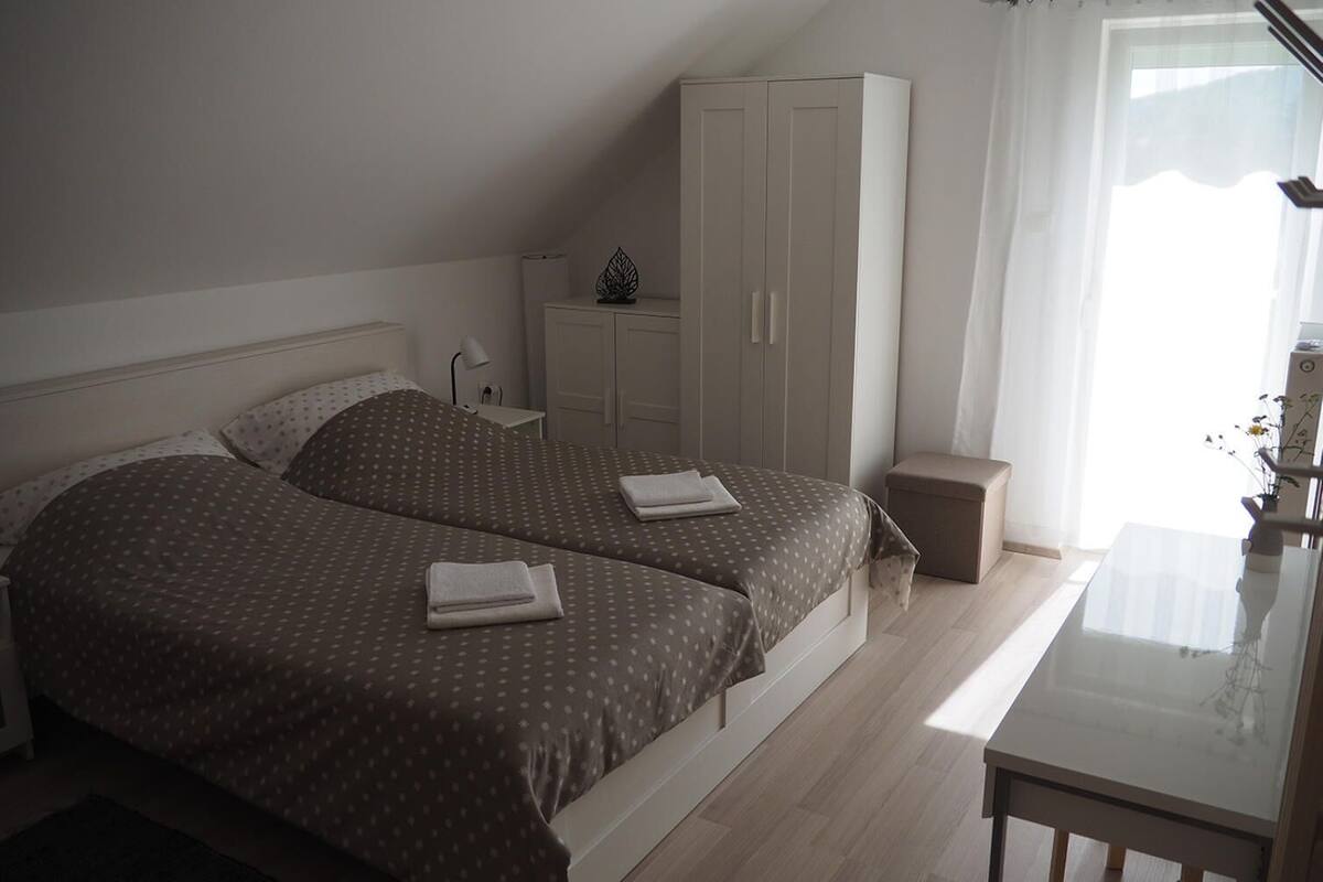 Deluxe Double Room (Sirius) | Free WiFi, bed sheets