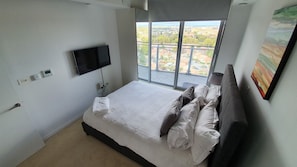 2 habitaciones, decoración personalizada y muebles diferentes