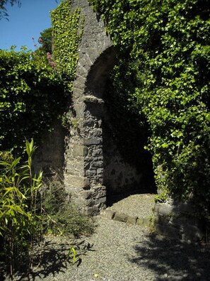 Property grounds - Ghan House Carlingford (Carlingford)