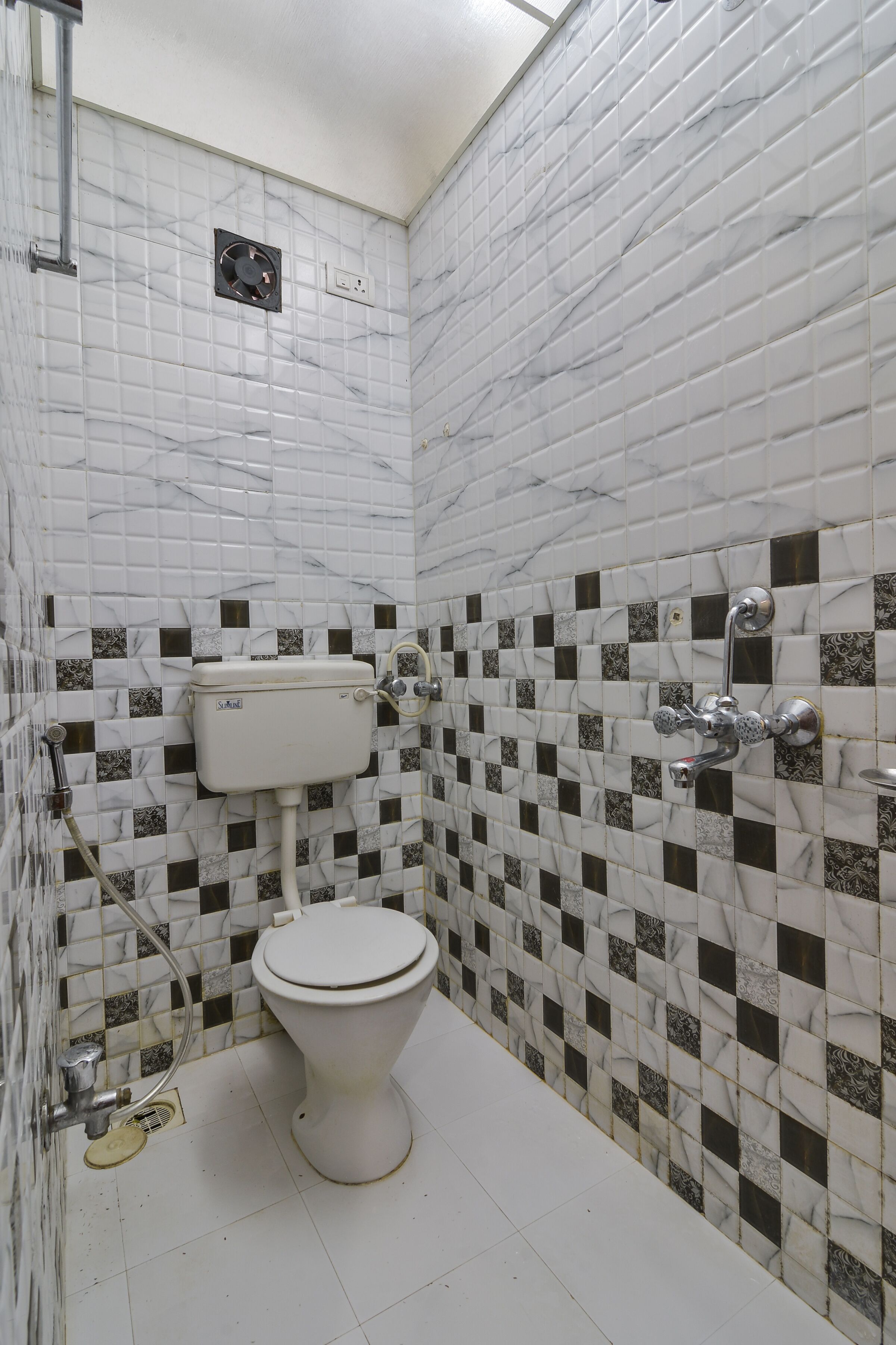 Photo - Hotel Aroma- Dadar