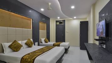Chambre Triple Deluxe | Décoration personnalisée, ameublement personnalisé, rideaux occultants