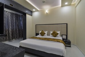 Decoración personalizada, muebles diferentes y cortinas blackout 