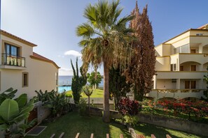 Property grounds - Casa do Lido, A perfect family abode. (Funchal)