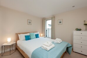 1 chambre, fer et planche à repasser, accès au Wi-Fi (inclus)