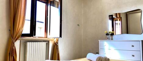 2 Schlafzimmer, Bügeleisen/Bügelbrett, kostenloses WLAN, Bettwäsche