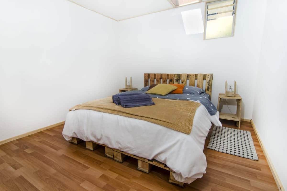 Chambre Double Confort, salle de bains commune | Wi-Fi gratuit, draps fournis
