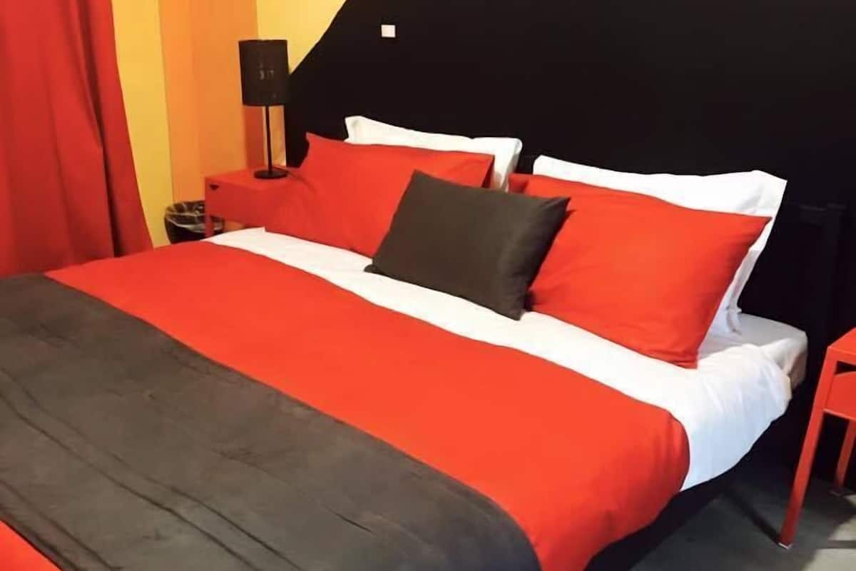 Double or Twin Room, Balcony | Soundproofing, cribs (surcharge), WiFi (free), bed sheets