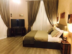 Quadruple Room | Soundproofing, cribs/infant beds, free WiFi, bed sheets - B&B I 4 Elementi (Naples)